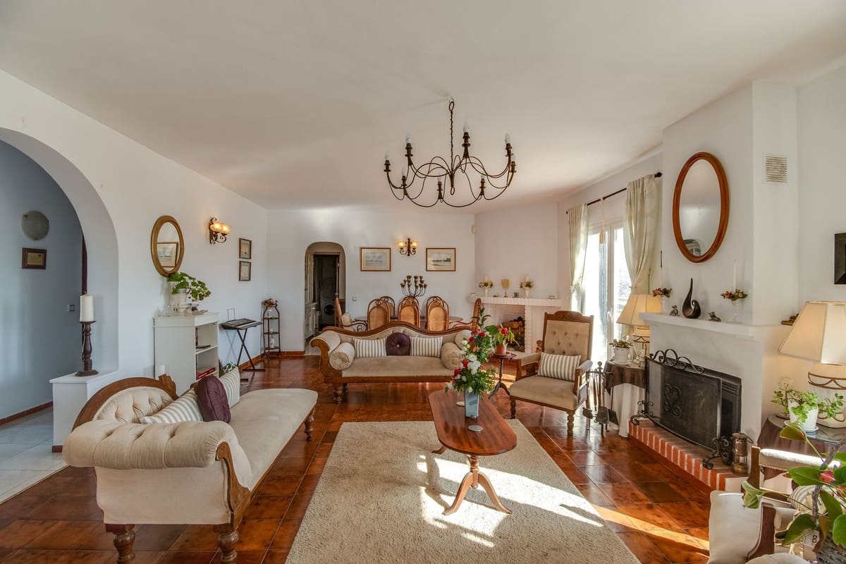 4 sypialnia Willa na sprzedaż w La Cala de Mijas z basenem garażem - 780 000 € (Ref: 9428207)