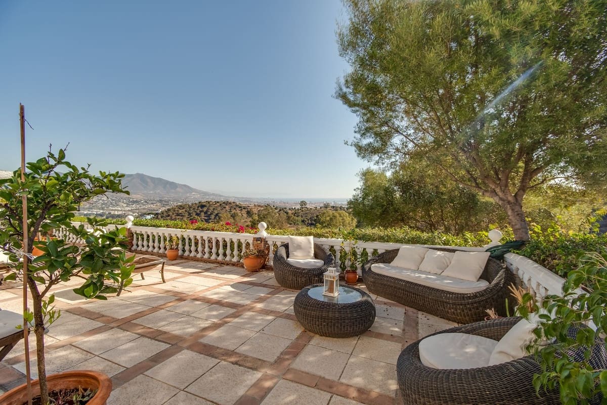 4 sypialnia Willa na sprzedaż w La Cala de Mijas z basenem garażem - 780 000 € (Ref: 9428207)