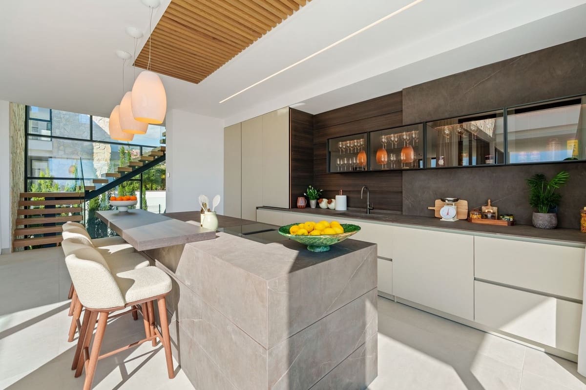 5 soverom Villa til salgs i Benahavis med svømmebasseng garasje - € 5 695 000 (Ref: 9428902)