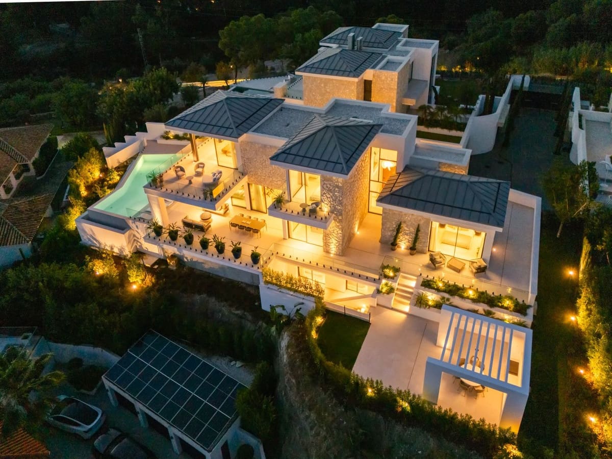 5 soverom Villa til salgs i Benahavis med svømmebasseng garasje - € 5 695 000 (Ref: 9428902)