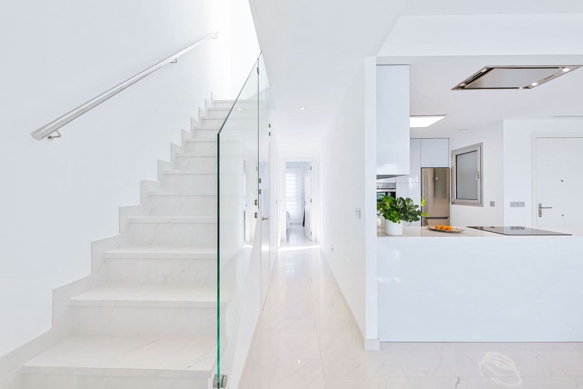 3 soverom Leilighet til leie i Bel-Air med svømmebasseng garasje - € 3 000 (Ref: 9428903)