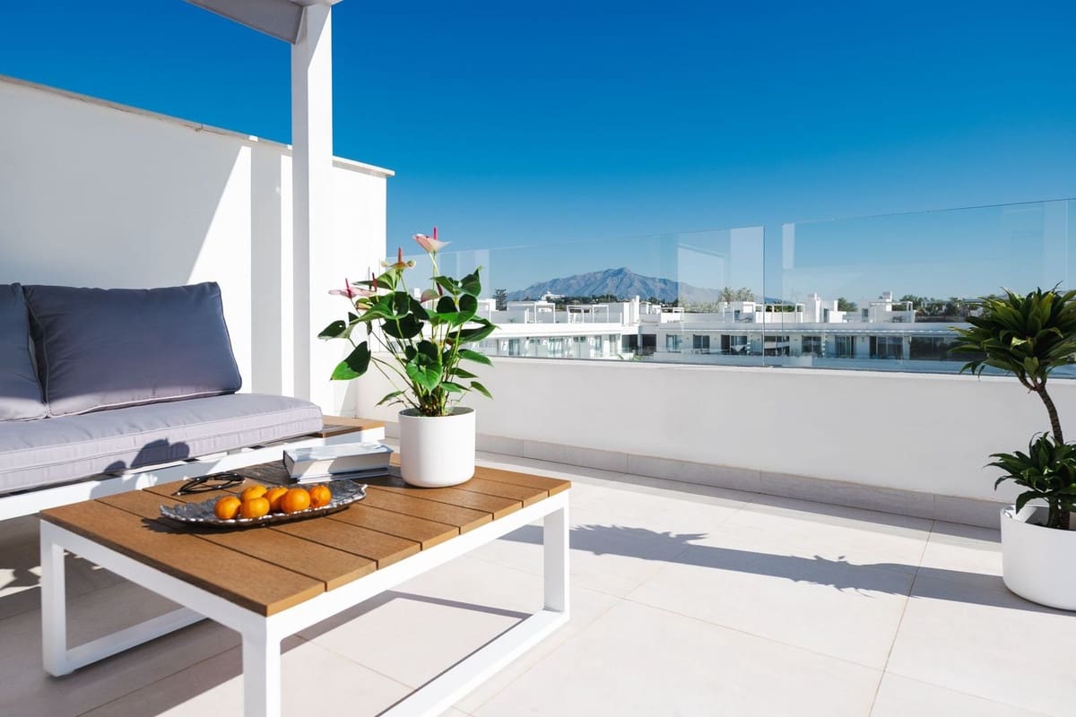 3 makuuhuone Huoneisto vuokrattavana paikassa Estepona mukana uima-altaan 
autotalli - 2 900 € (Ref: 9428903)