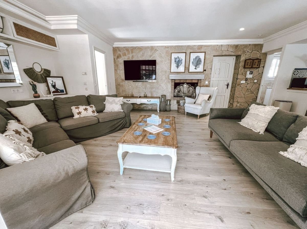 5 slaapkamer Villa te koop in Nueva Andalucia met zwembad garage - € 1.600.000 (Ref: 9432463)