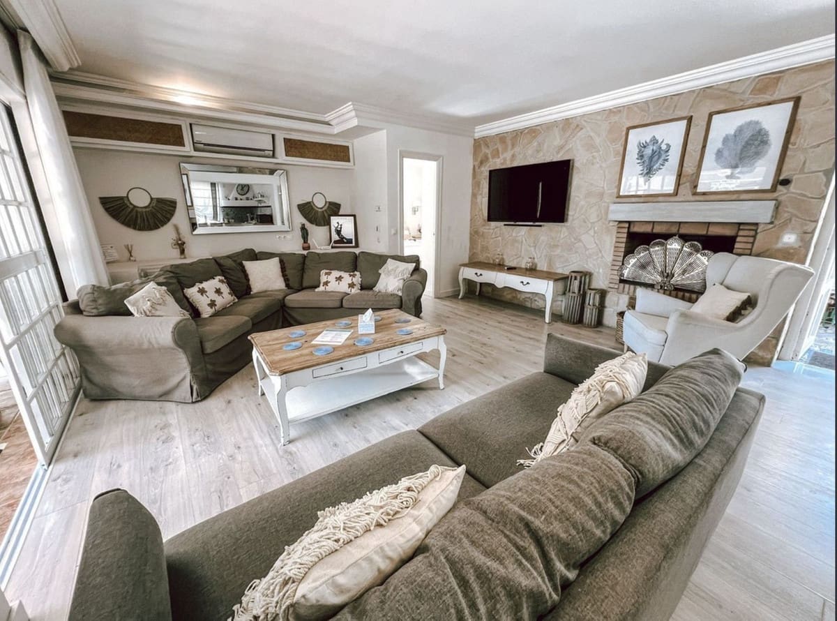 5 slaapkamer Villa te koop in Nueva Andalucia met zwembad garage - € 1.600.000 (Ref: 9432463)