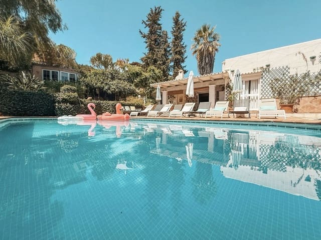 5 sovrum Villa till salu i Nueva Andalucia, Marbella med pool garage - 1 600 000 € (Ref: 9432463)