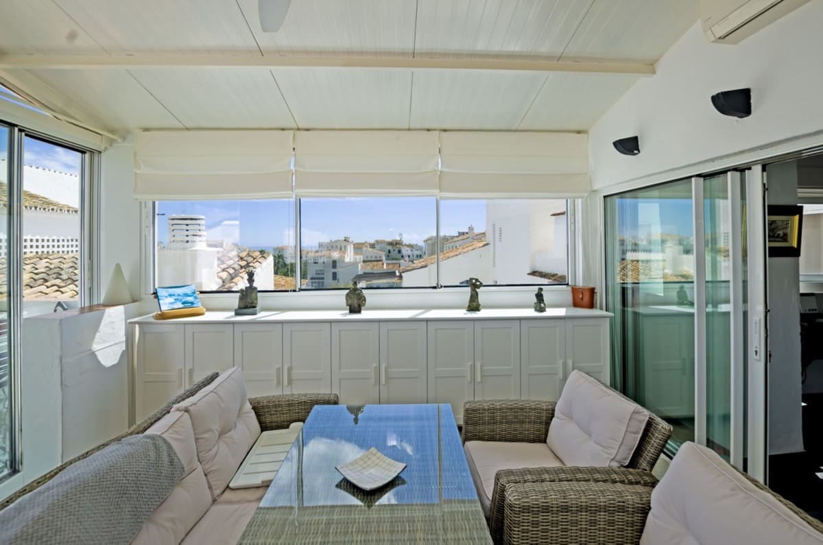 3 quarto Penthouse para venda em Marbella com piscina - 1 197 000 € (Ref: 9436334)