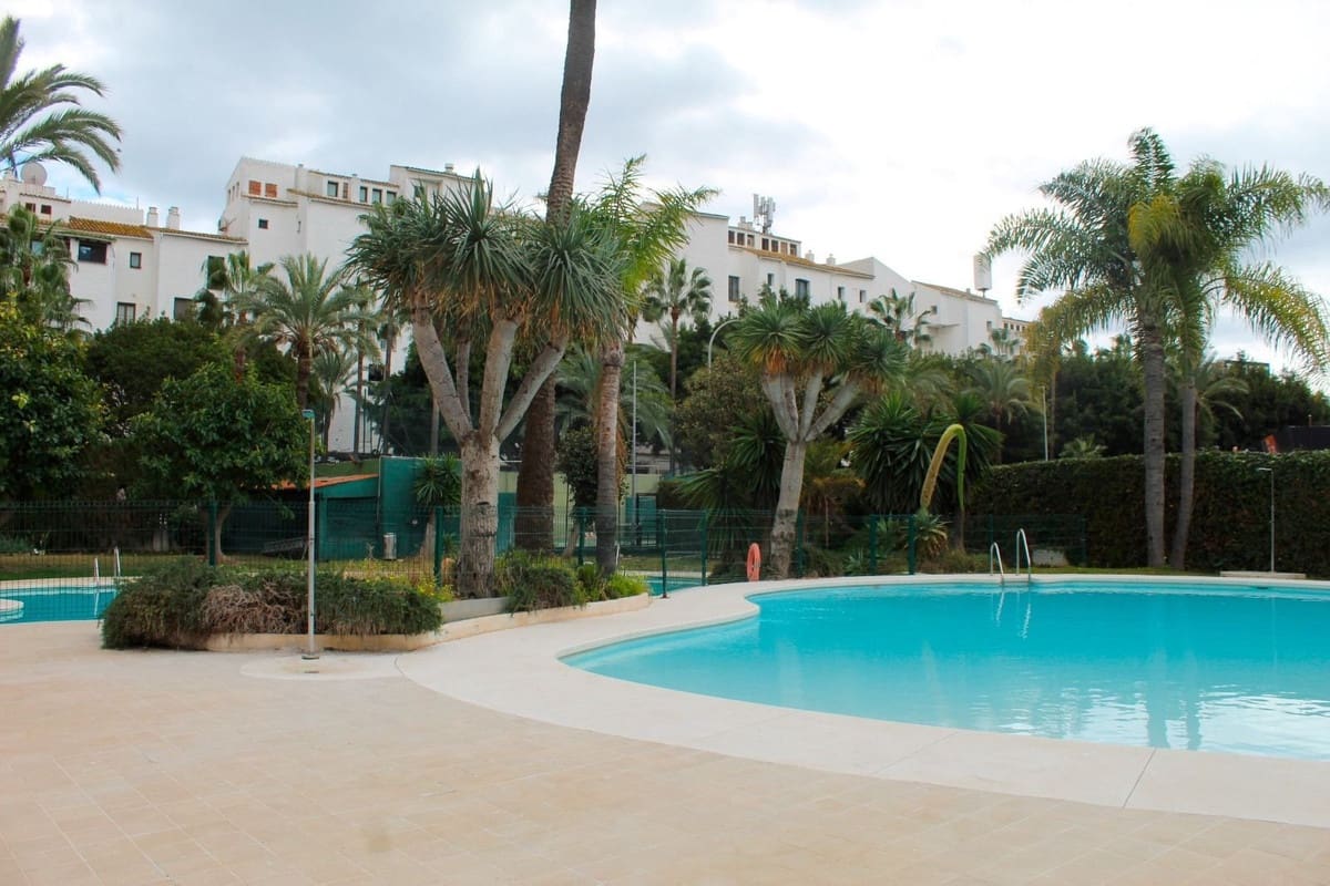 3 quarto Penthouse para venda em Marbella com piscina - 1 197 000 € (Ref: 9436334)