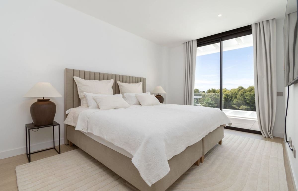 4 quarto Moradia para venda em Marbella com piscina garagem - 2 095 000 € (Ref: 9438079)