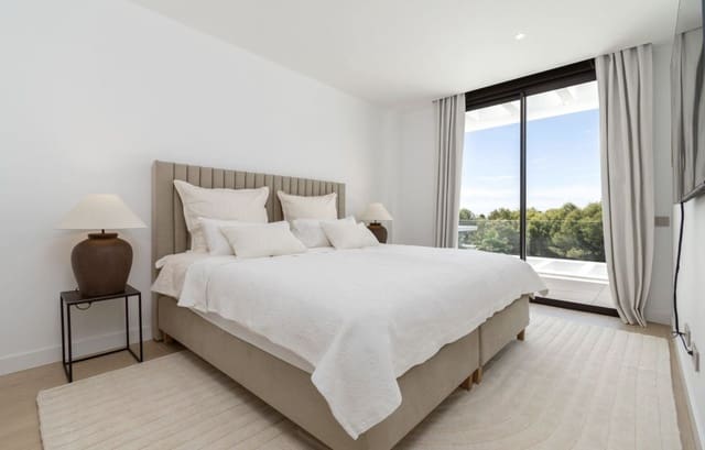 4 quarto Moradia para venda em Marbella com piscina garagem - 2 095 000 € (Ref: 9438079)