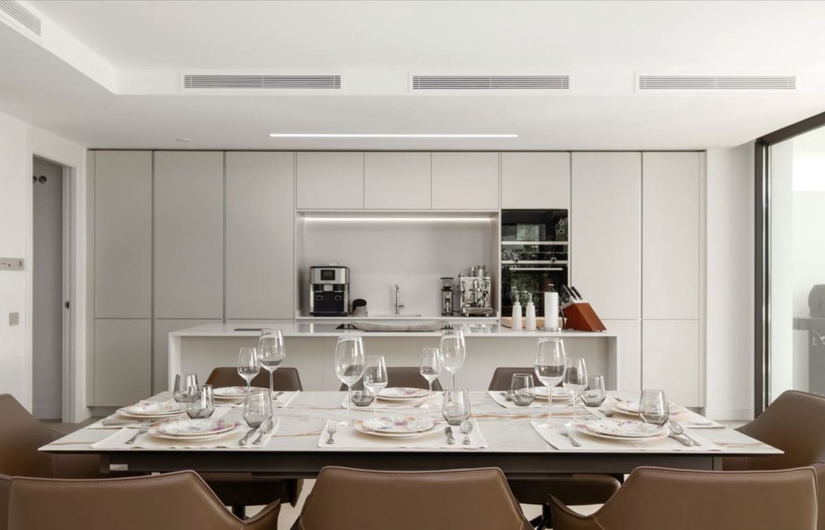 4 quarto Moradia para venda em Marbella com piscina garagem - 2 095 000 € (Ref: 9438079)