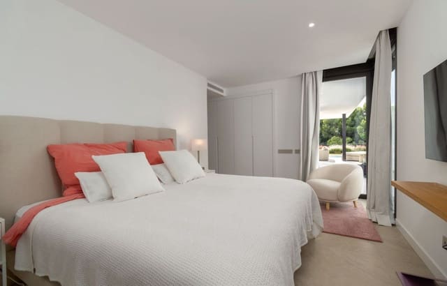 4 quarto Moradia para venda em Marbella com piscina garagem - 2 095 000 € (Ref: 9438079)