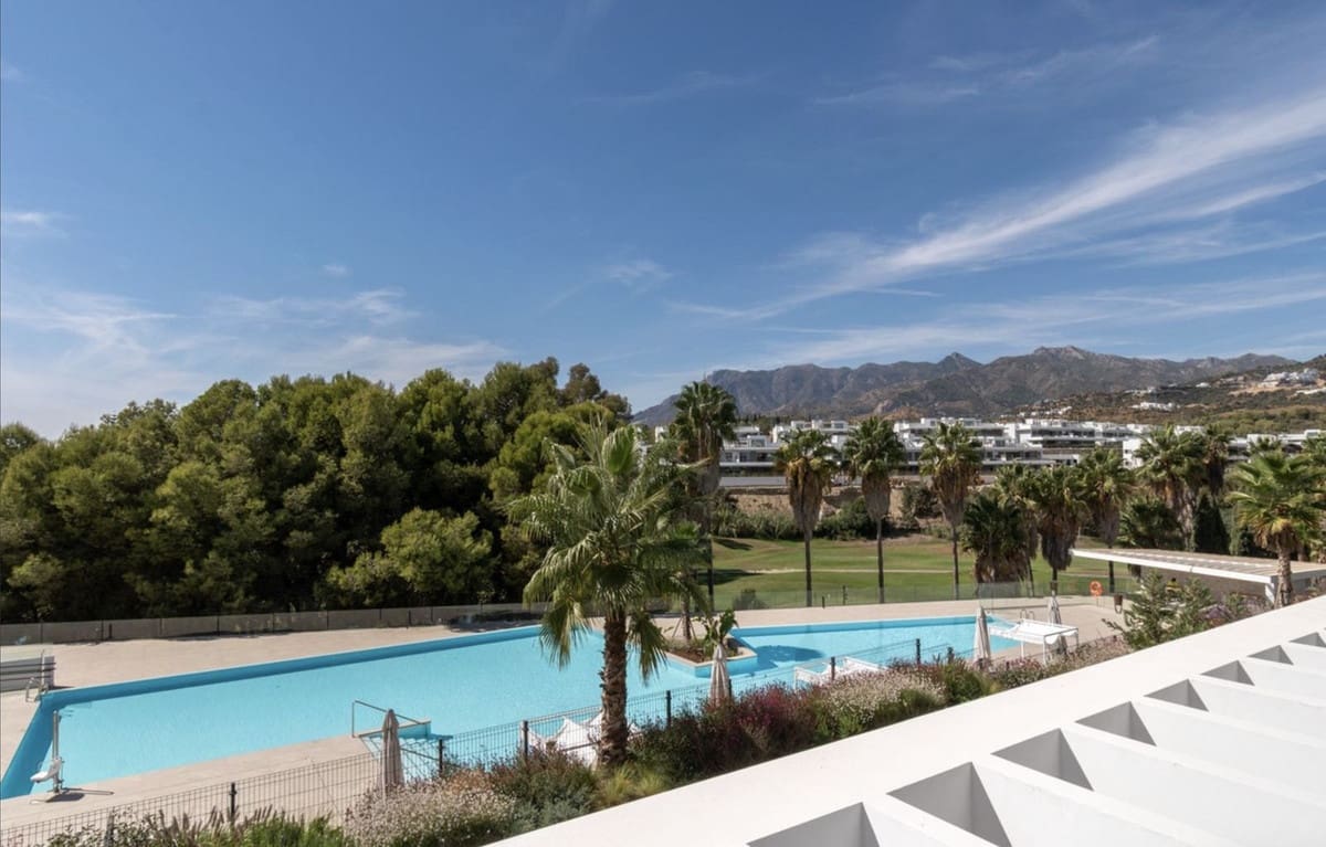 4 quarto Moradia para venda em Marbella com piscina garagem - 2 095 000 € (Ref: 9438079)