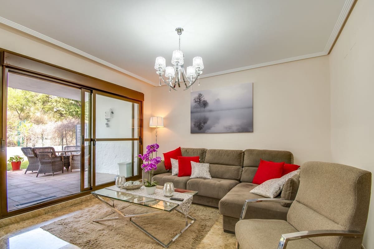 2 soverom Leilighet til salgs i New Golden Mile med svømmebasseng garasje - € 345 000 (Ref: 9443756)