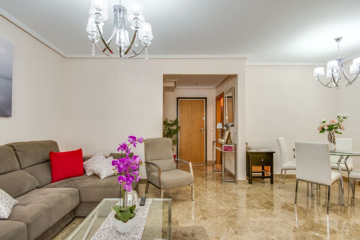 2 soverom Leilighet til salgs i New Golden Mile med svømmebasseng garasje - € 345 000 (Ref: 9443756)