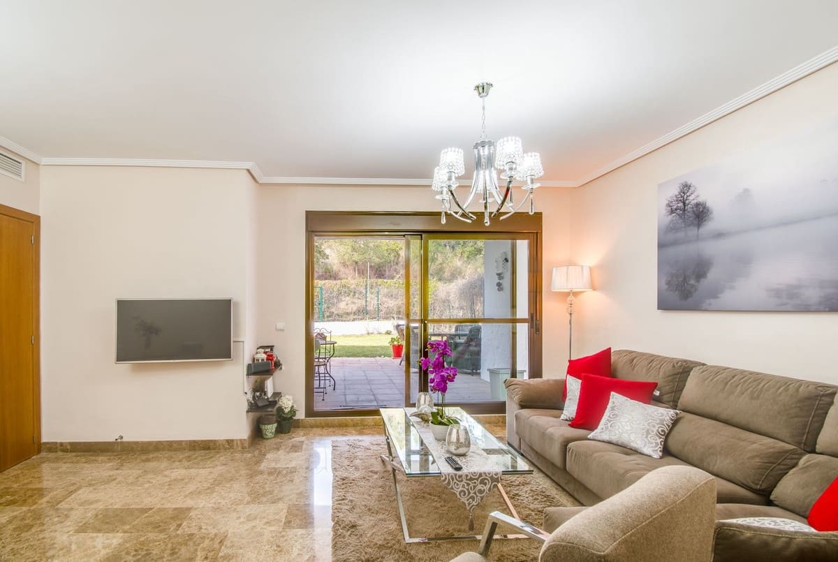 2 soverom Leilighet til salgs i New Golden Mile med svømmebasseng garasje - € 345 000 (Ref: 9443756)
