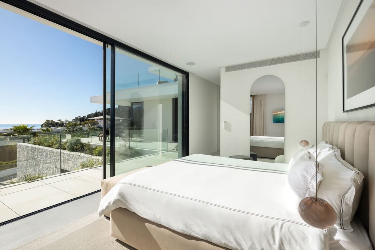 8 bedroom Villa for sale in Benahavis with pool garage - € 11,500,000 (Ref: 9444914)