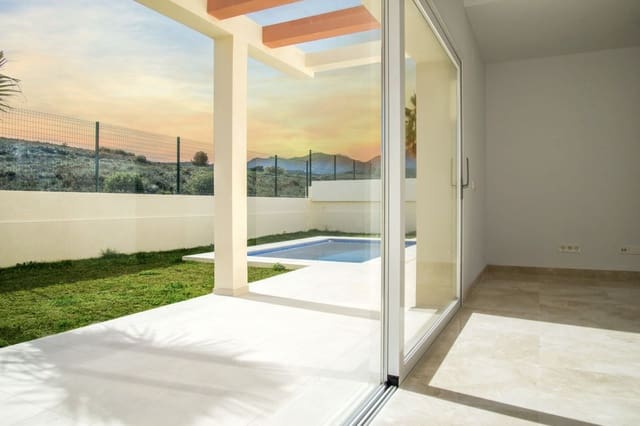 3 soverom Kjedet enebolig til salgs i Coín med svømmebasseng garasje - € 415 000 (Ref: 9449380)