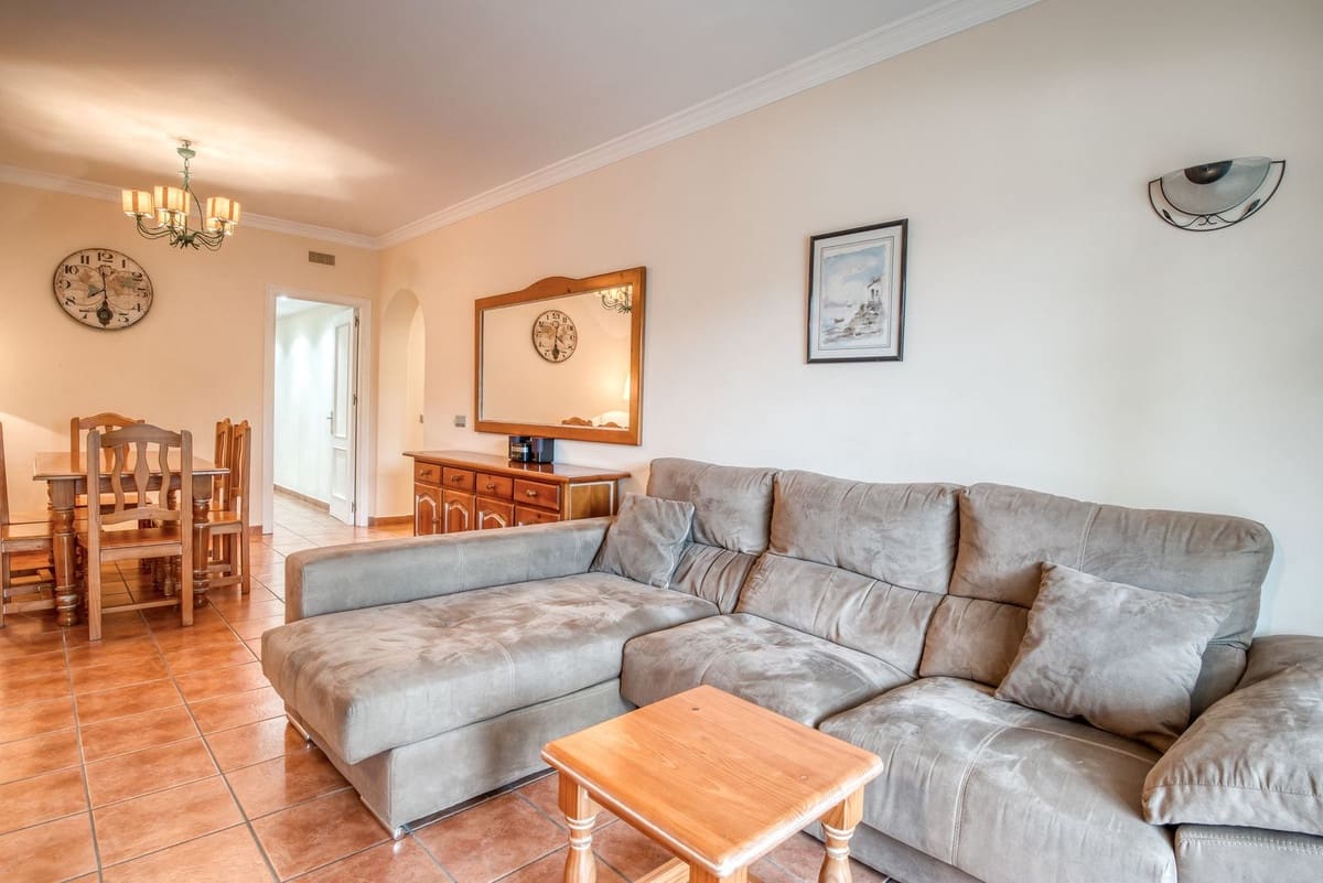 2 soverom Leilighet til salgs i Estepona med svømmebasseng garasje - € 420 000 (Ref: 9449893)
