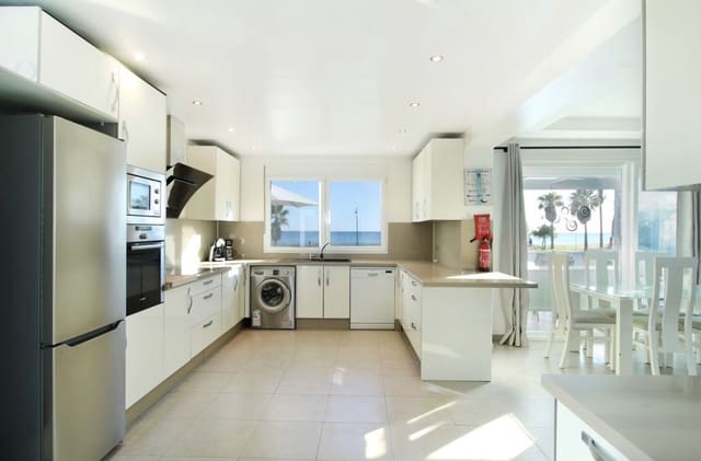 3 sovrum Villa till salu i Estepona med pool garage - 1 645 000 € (Ref: 9459512)