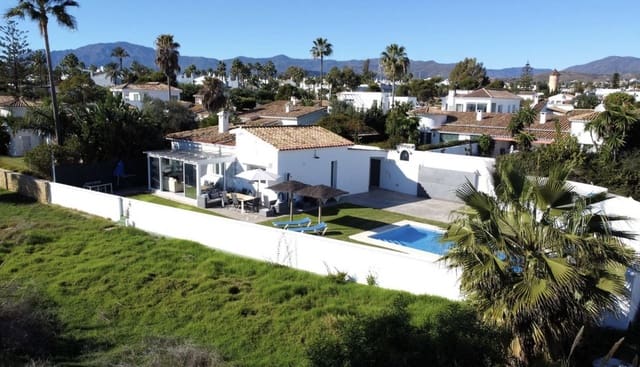 3 sovrum Villa till salu i Estepona med pool garage - 1 645 000 € (Ref: 9459512)