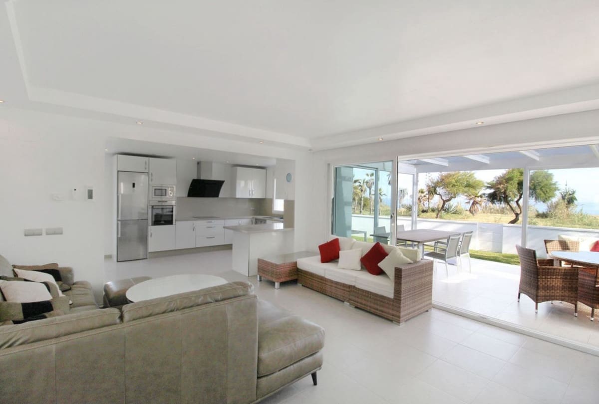 3 sovrum Villa till salu i Estepona med pool garage - 1 645 000 € (Ref: 9459512)
