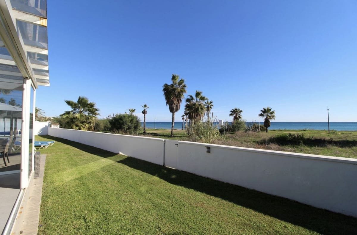 3 sovrum Villa till salu i Estepona med pool garage - 1 645 000 € (Ref: 9459512)
