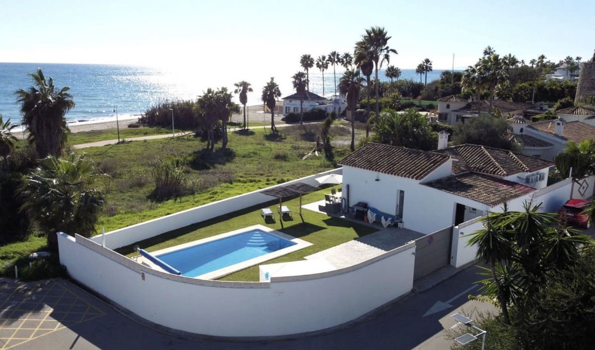 3 sovrum Villa till salu i Estepona med pool garage - 1 645 000 € (Ref: 9459512)