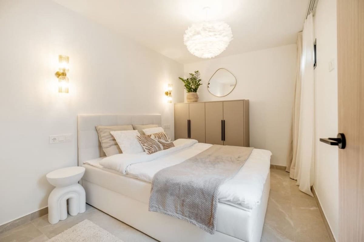 4 chambre Maison de Ville à vendre à Nueva Andalucia avec piscine - 1 499 000 € (Ref: 9460738)