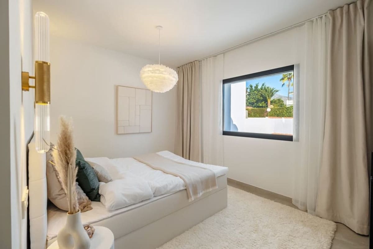 4 chambre Maison de Ville à vendre à Nueva Andalucia avec piscine - 1 499 000 € (Ref: 9460738)