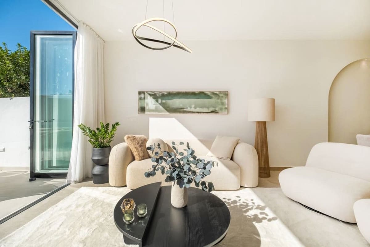 4 chambre Maison de Ville à vendre à Nueva Andalucia avec piscine - 1 499 000 € (Ref: 9460738)