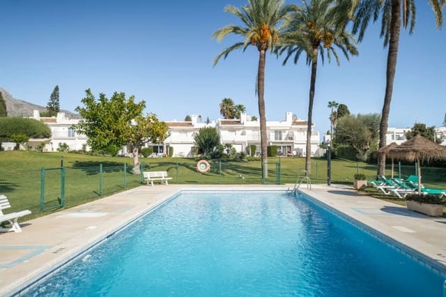 4 bedroom Townhouse for sale in Nueva Andalucia, Marbella with pool - € 1,499,000 (Ref: 9460738)