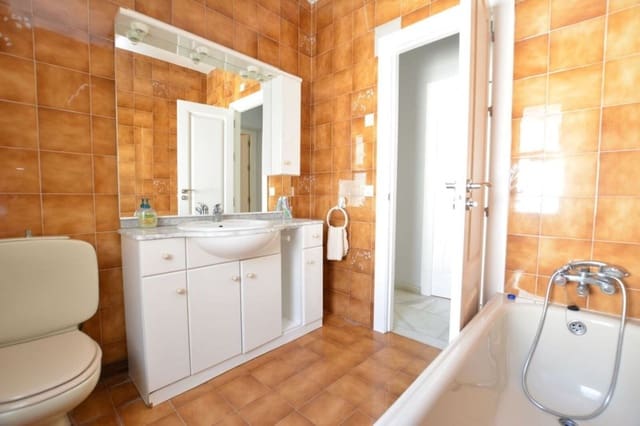 7 sovrum Villa till salu i Elviria, Marbella med pool garage - 1 750 000 € (Ref: 9464919)