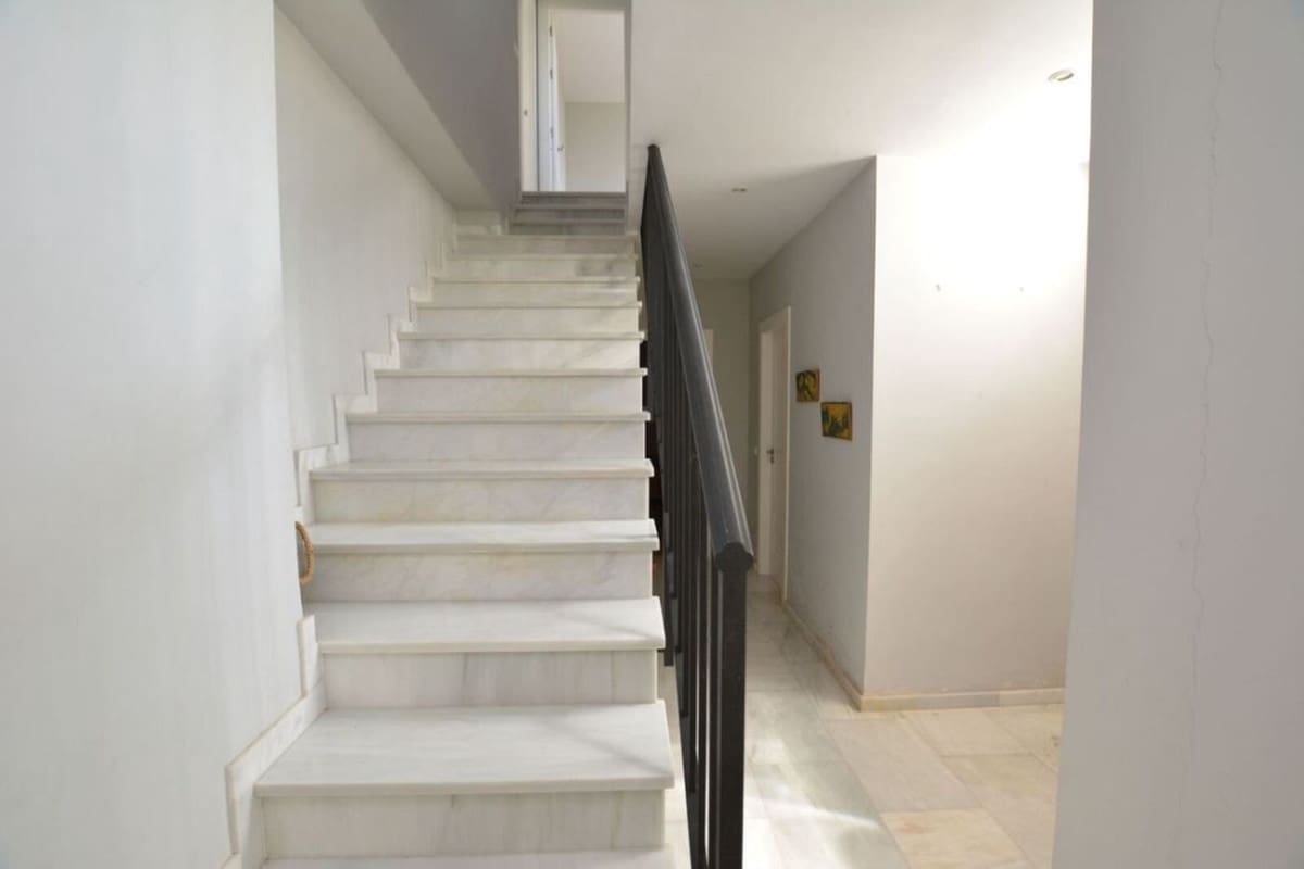 7 sovrum Villa till salu i Elviria med pool garage - 1 750 000 € (Ref: 9464919)