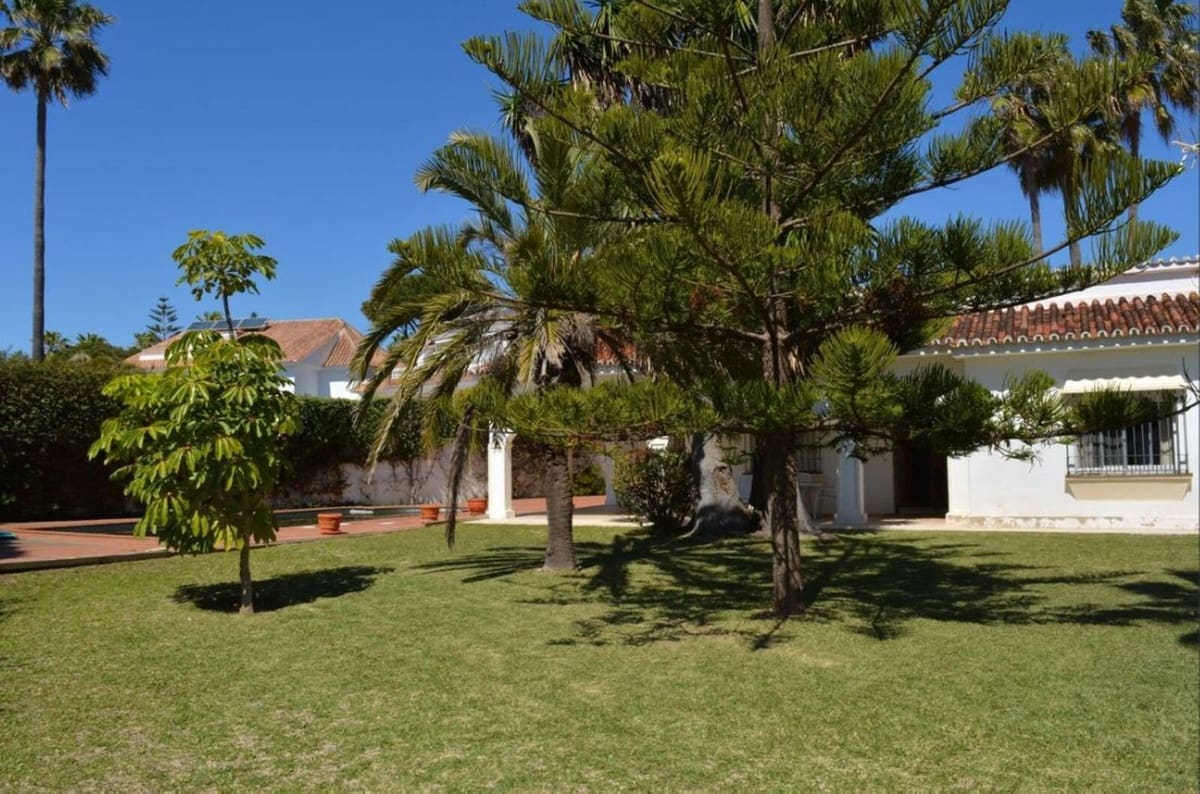 7 sovrum Villa till salu i Elviria med pool garage - 1 750 000 € (Ref: 9464919)