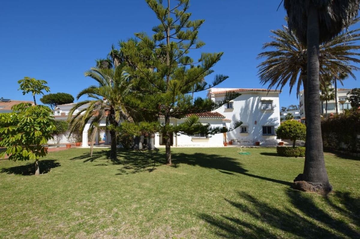 7 sovrum Villa till salu i Elviria med pool garage - 1 750 000 € (Ref: 9464919)