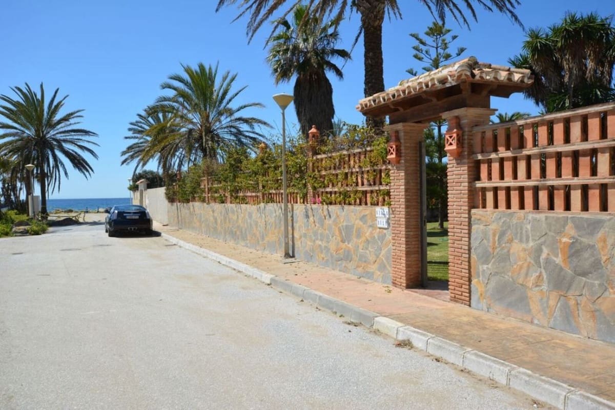 7 sovrum Villa till salu i Elviria med pool garage - 1 750 000 € (Ref: 9464919)