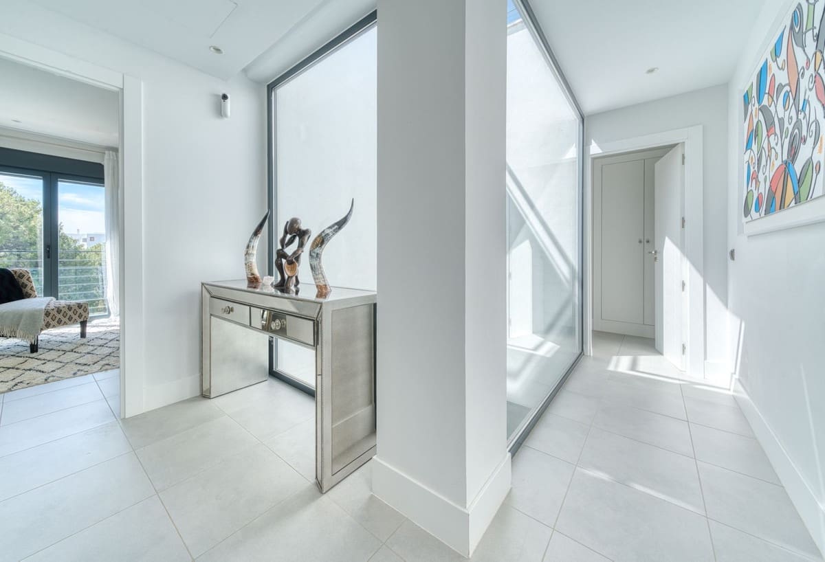 4 soverom Villa til salgs i Estepona med svømmebasseng garasje - € 1 390 000 (Ref: 9469016)