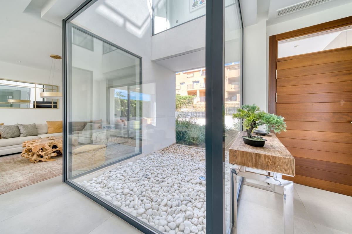 4 soverom Villa til salgs i Estepona med svømmebasseng garasje - € 1 390 000 (Ref: 9469016)