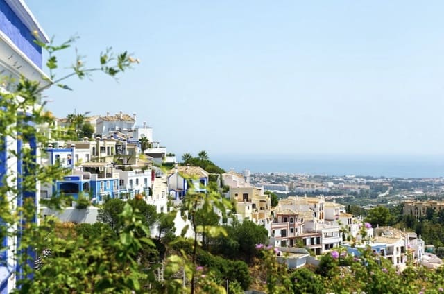 3 bedroom Townhouse for sale in La Heredia, Benahavís with pool garage - € 570,000 (Ref: 9470052)