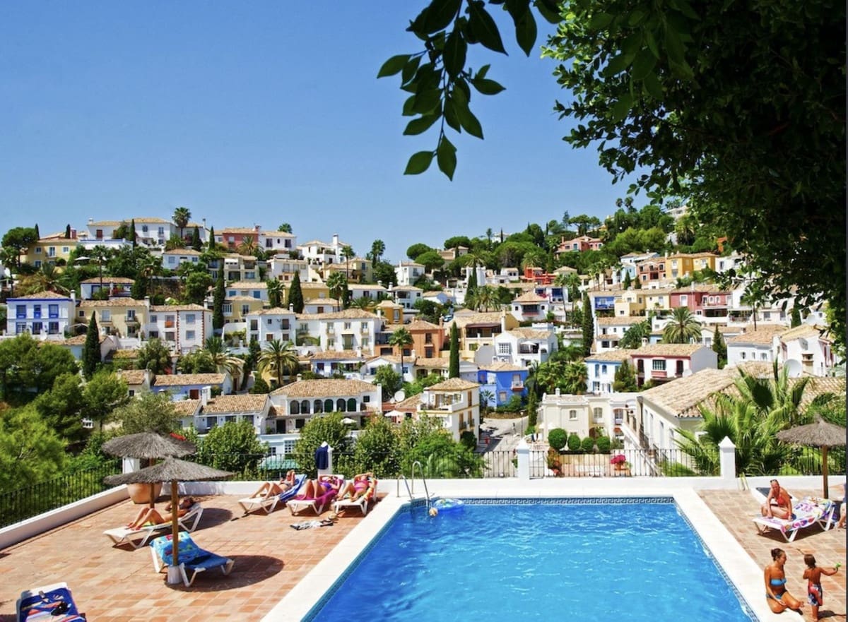 3 bedroom Townhouse for sale in La Heredia with pool garage - € 570,000 (Ref: 9470052)