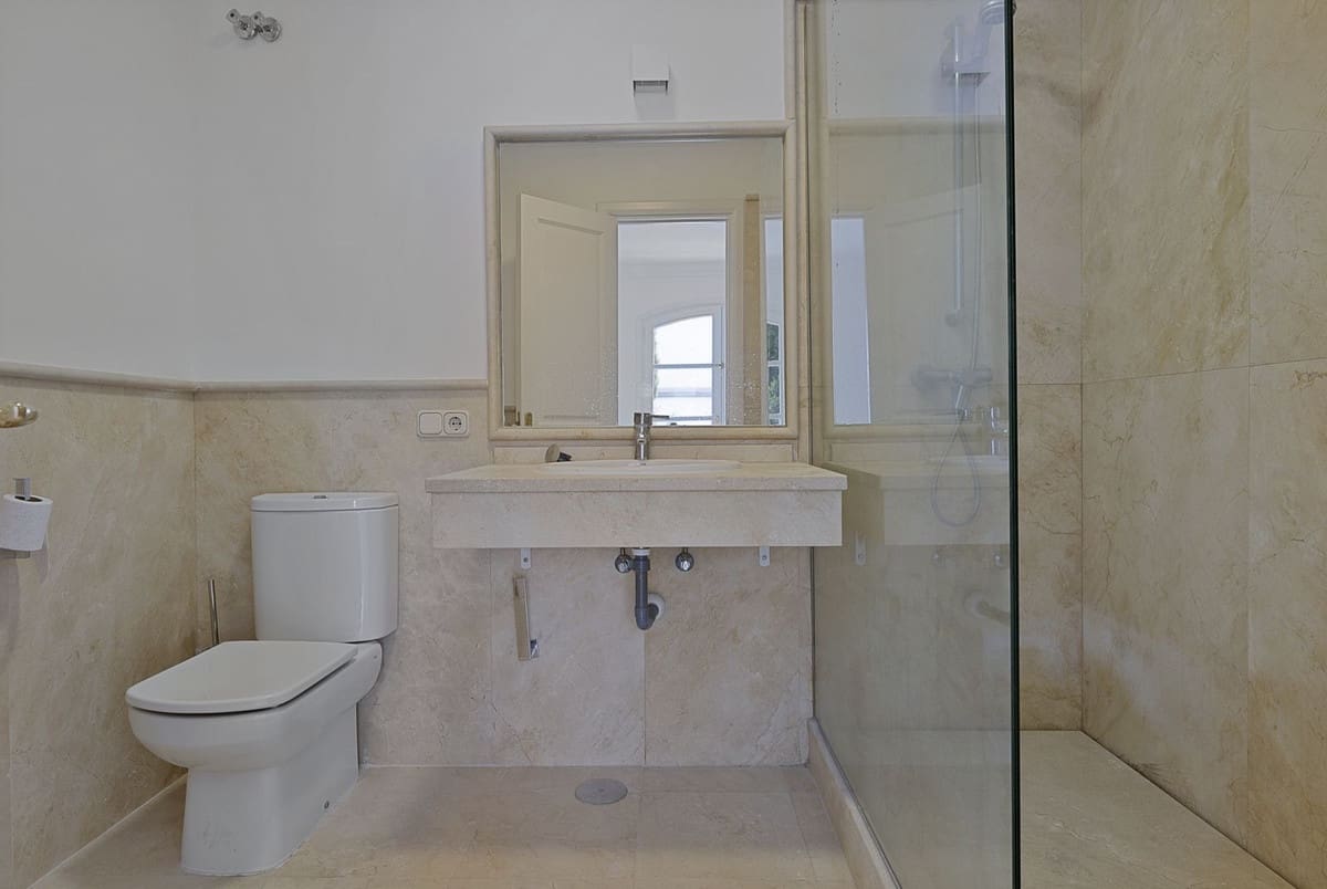 3 sypialnia Dom na sprzedaż w La Heredia z basenem garażem - 570 000 € (Ref: 9470052)