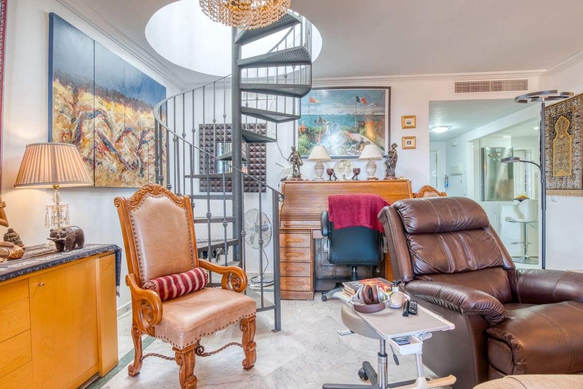 3 bedroom Apartment for sale in La Duquesa / Puerto de la Duquesa with pool garage - € 450,000 (Ref: 9471594)