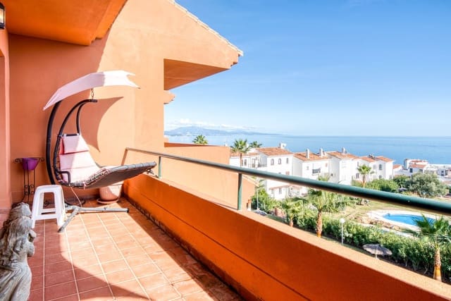 3 bedroom Apartment for sale in La Duquesa / Puerto de la Duquesa, Manilva with pool garage - € 450,000 (Ref: 9471594)