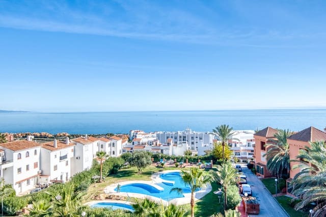 3 bedroom Apartment for sale in La Duquesa / Puerto de la Duquesa, Manilva with pool garage - € 450,000 (Ref: 9471594)