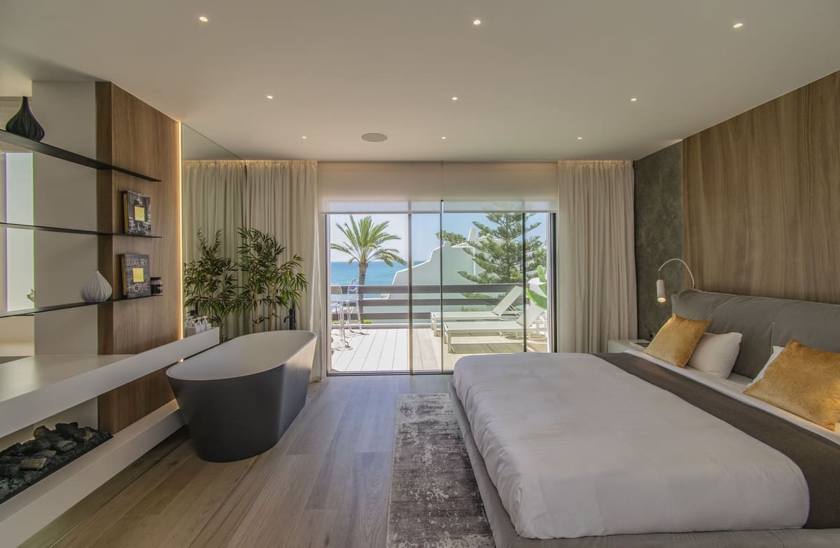 4 soveværelse Byhus til salg i Marbella med swimmingpool garage - € 5.460.000 (Ref: 9473322)