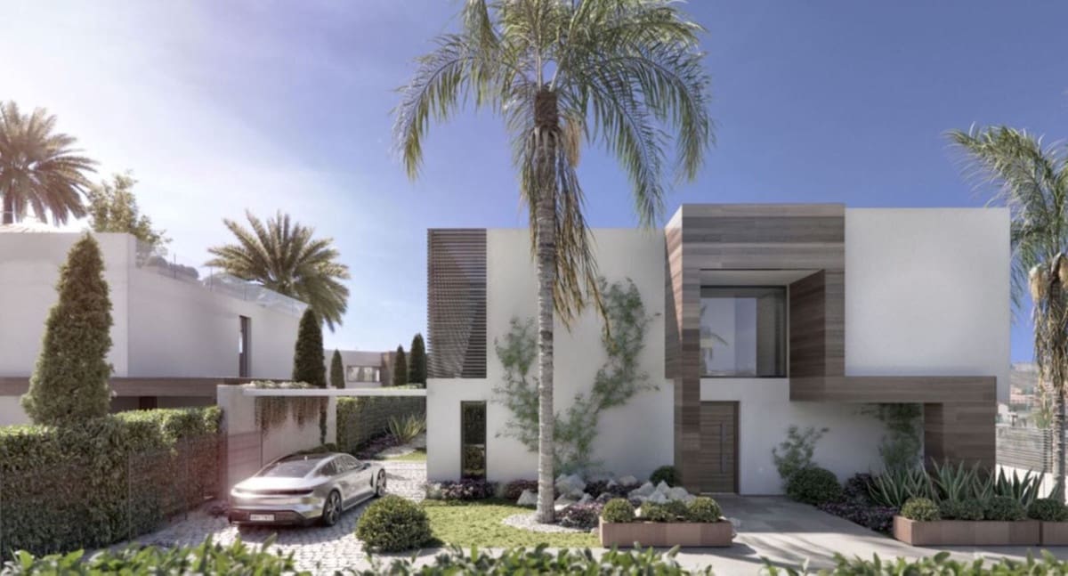 4 bedroom Villa for sale in Sotogrande with pool garage - € 3,500,000 (Ref: 9474480)