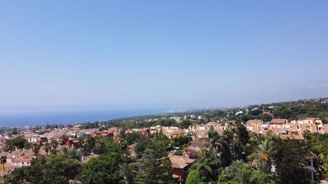 Chalet de 5 habitaciones en Marbella en venta con piscina garaje - 3.200.000 € (Ref: 9491915)