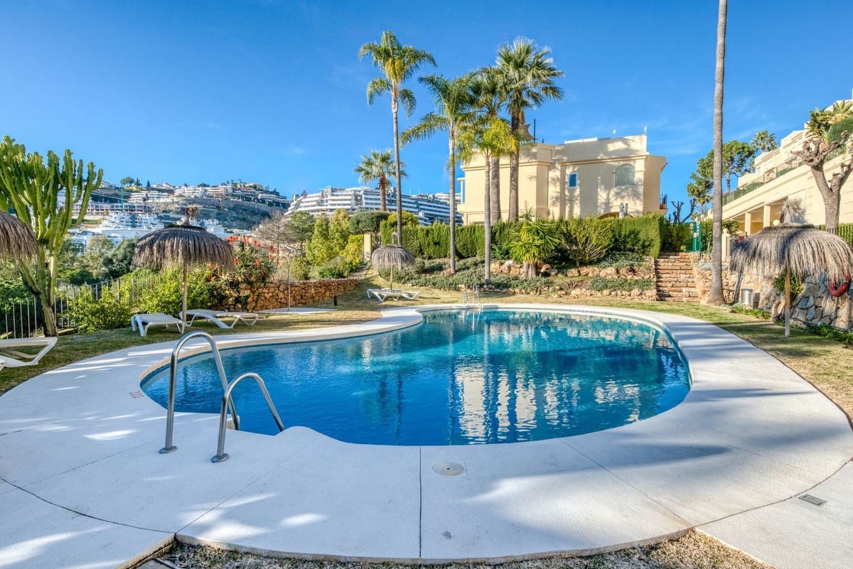 3 soverom Hus til salgs i La Quinta med svømmebasseng garasje - € 695 000 (Ref: 9495350)