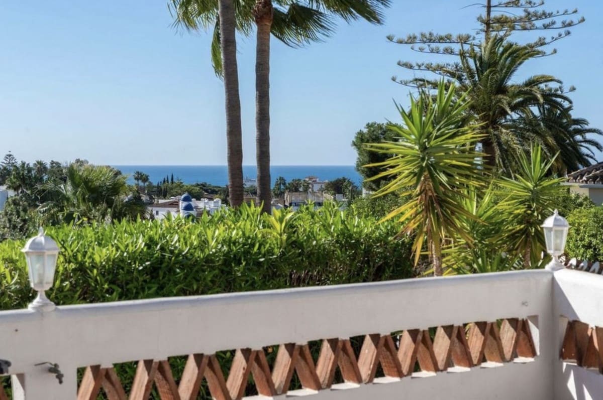 3 bedroom Villa for sale in Mijas Costa with pool garage - € 595,000 (Ref: 9500405)