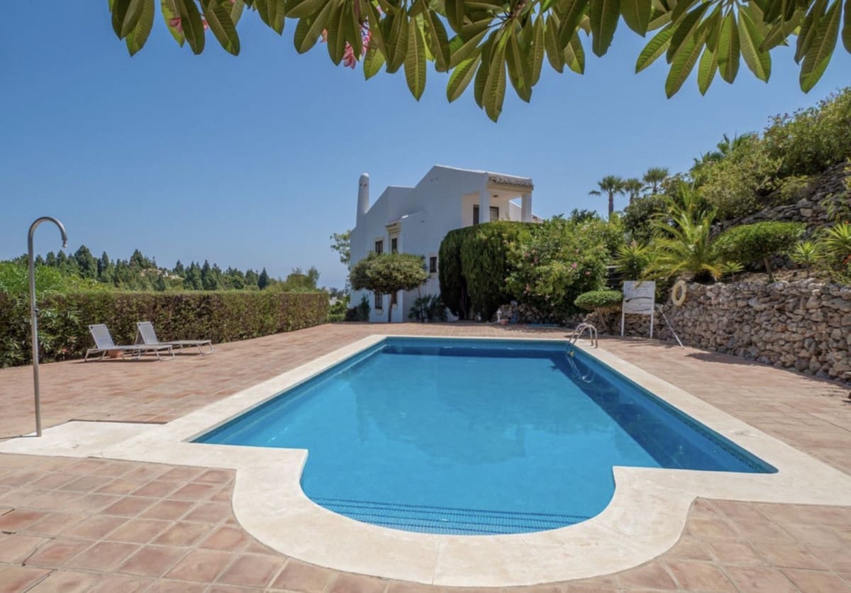 3 bedroom Villa for sale in Mijas Costa with pool garage - € 595,000 (Ref: 9500405)